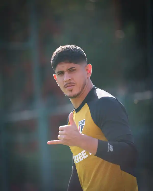 São Paulo finaliza preparação para encarar o Vasco com mudanças no meio-campo