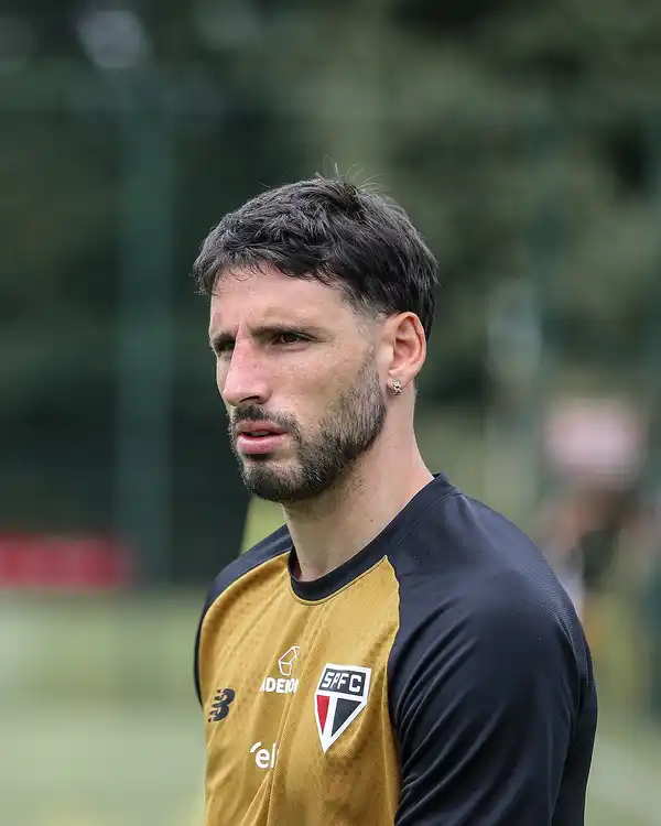 Mudanças na escalação! São Paulo encerra treinos com retorno de titulares para encarar o Grêmio