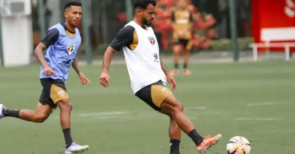 São Paulo esboça time titular para decisão contra o Palmeiras