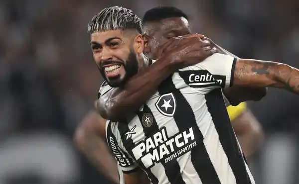 São Paulo mira zagueiro de rival para substituir Arboleda em meio à crise defensiva